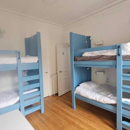 Bed In 6-Bed Mixed Dormitory Le Jardin Cafe 보르도 외부 사진