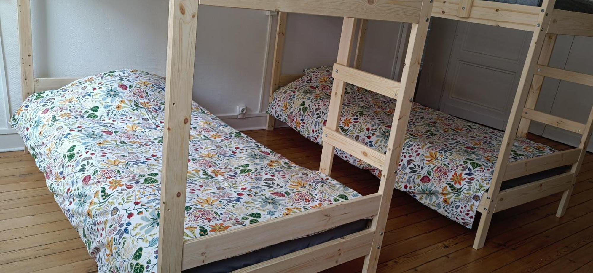 Bed In 6-Bed Mixed Dormitory Le Jardin Cafe 보르도 외부 사진