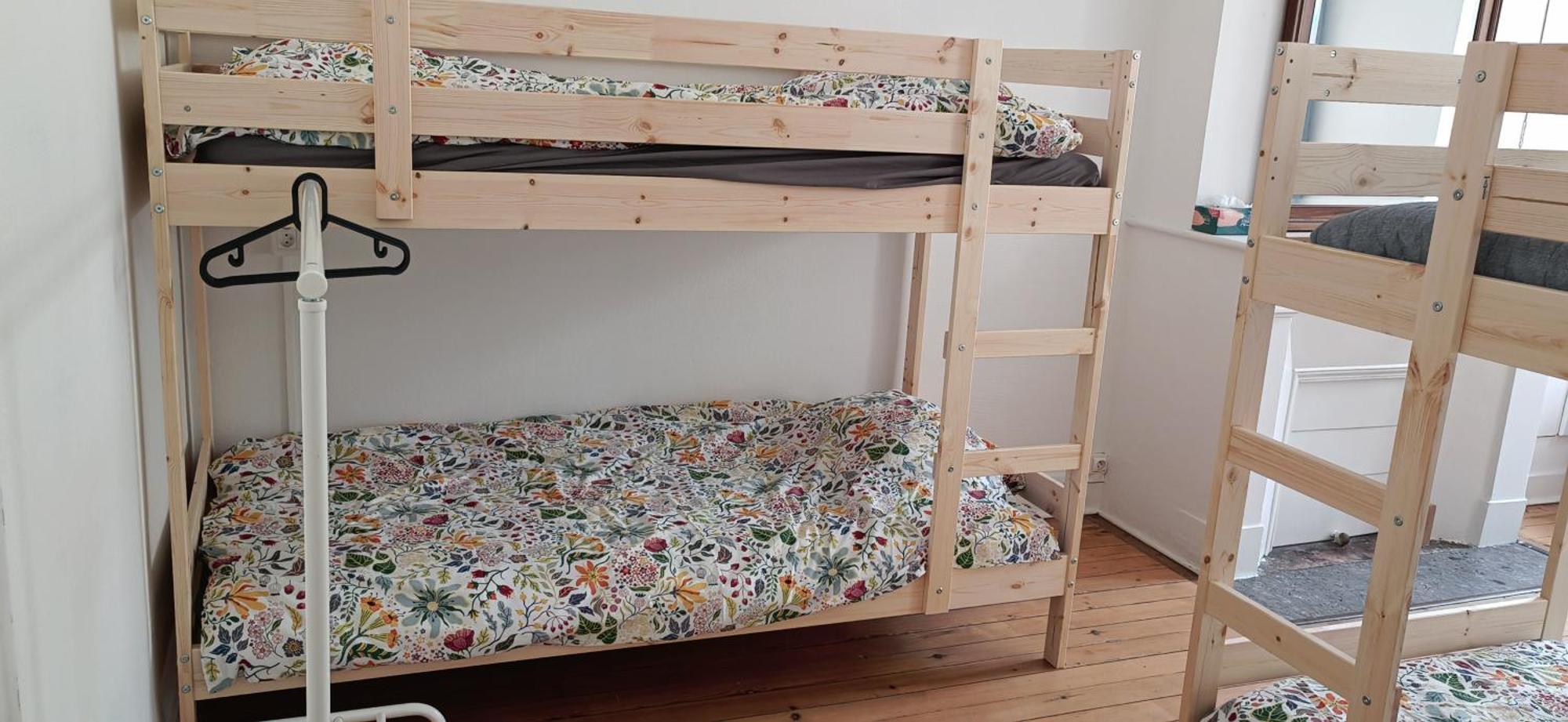 Bed In 6-Bed Mixed Dormitory Le Jardin Cafe 보르도 외부 사진